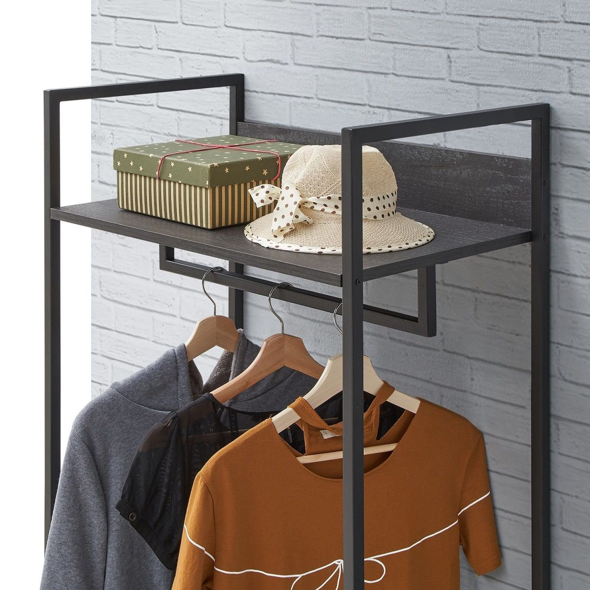 Lynx Clothing Rack with Shelves
